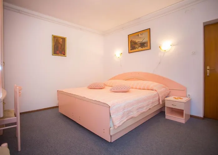 Complex Nevia 3* Πόρετς