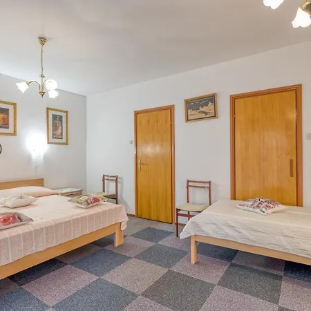 Complex Nevia Pensión