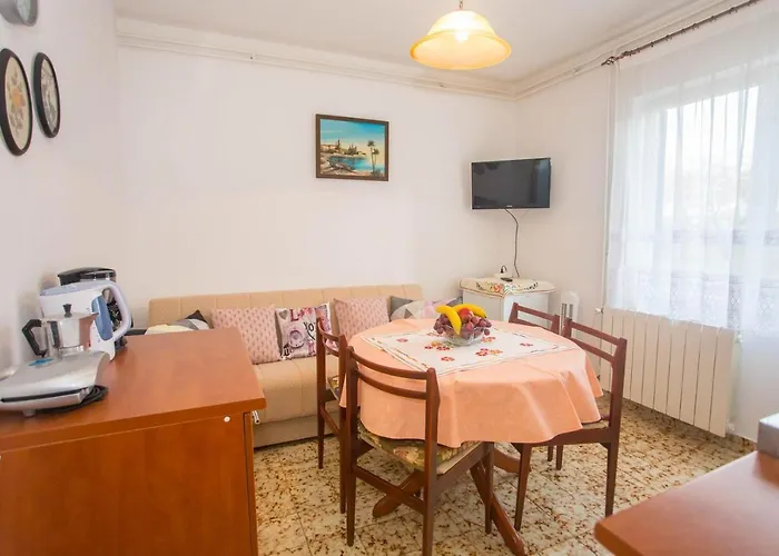 Complex Nevia Affittacamere 3*